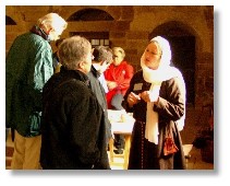 Besucher im Laierefektorium